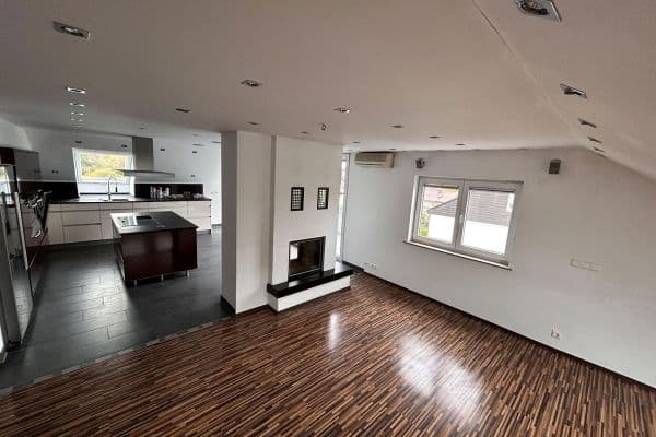 Pronájem bytu 4+1 105 m², Geisingen Pronájem bytu 4+1 105 m², Geisingen