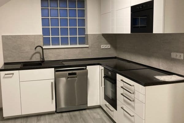 Pronájem bytu 3+1 97 m², Sladkovského, Beroun Pronájem bytu 3+1 97 m², Sladkovského, Beroun