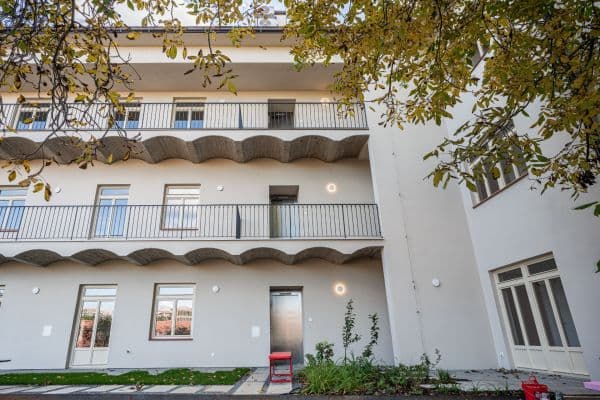Pronájem bytu 1+kk 34 m², Boleslavova, Praha Pronájem bytu 1+kk 34 m², Boleslavova, Praha