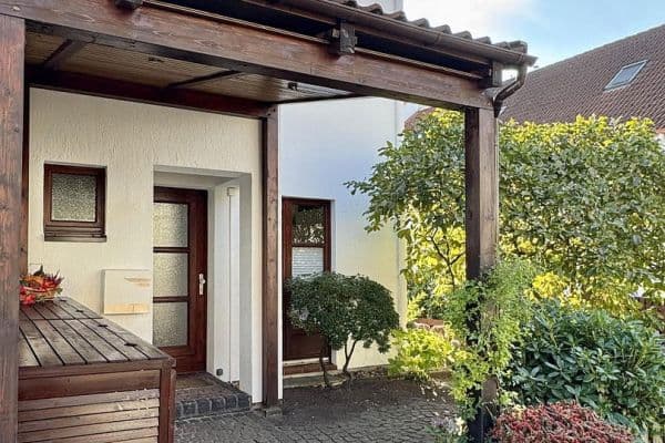 Prodej domu 95 m², pozemek 239 m², Norderstedt, Šlesvicko-Holštýnsko Prodej domu 95 m², pozemek 239 m², Norderstedt, Šlesvicko-Holštýnsko