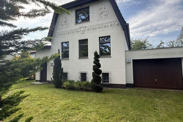 Prodej domu 141 m², pozemek 680 m², Frankendorfer Steig 3, Berlin, Berlín Prodej domu 141 m², pozemek 680 m², Frankendorfer Steig 3, Berlin, Berlín