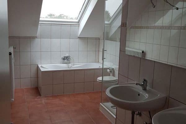 Prodej bytu 4+1 110 m², Kuhweg 13, Neuss Prodej bytu 4+1 110 m², Kuhweg 13, Neuss