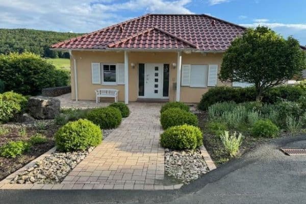 Prodej domu 175 m², pozemek 835 m², Gladenbach nahe Marburg Prodej domu 175 m², pozemek 835 m², Gladenbach nahe Marburg