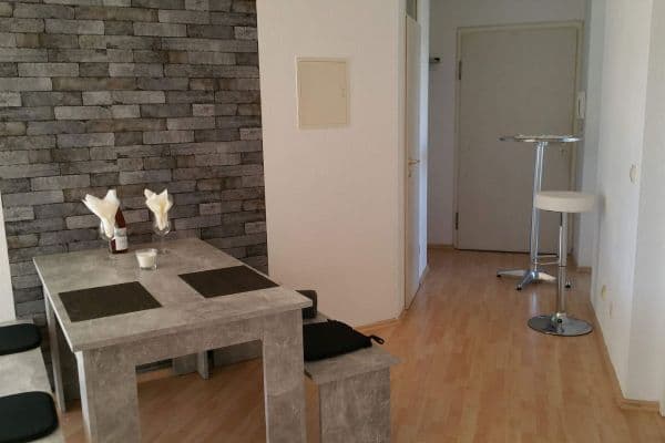 Pronájem bytu 3+1 68 m², Künzelsau, Bádensko-Württembersko Pronájem bytu 3+1 68 m², Künzelsau, Bádensko-Württembersko