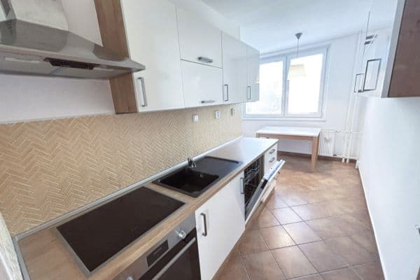 Prodej bytu 3+1 72 m², Na Loučkách, Kuřim Prodej bytu 3+1 72 m², Na Loučkách, Kuřim