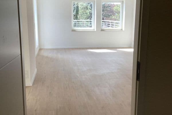 Pronájem bytu 3+1 78 m², Römstedtstrasse 2, Bergen Pronájem bytu 3+1 78 m², Römstedtstrasse 2, Bergen