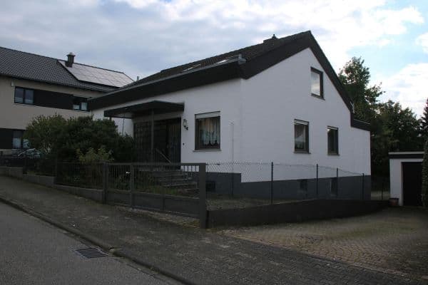 Pronájem domu 165 m², pozemek 585 m², Ingelheim Pronájem domu 165 m², pozemek 585 m², Ingelheim