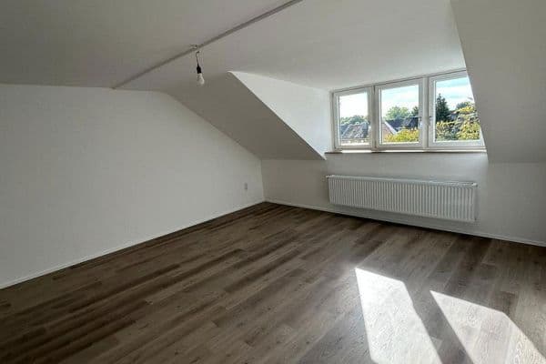 Pronájem bytu 3+1 95 m², Brücker Mauspfad 435, Köln Pronájem bytu 3+1 95 m², Brücker Mauspfad 435, Köln