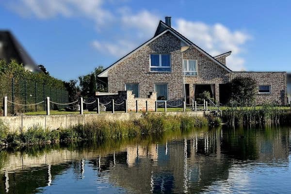 Prodej domu 235 m², pozemek 809 m², Lünne, Dolní Sasko Prodej domu 235 m², pozemek 809 m², Lünne, Dolní Sasko