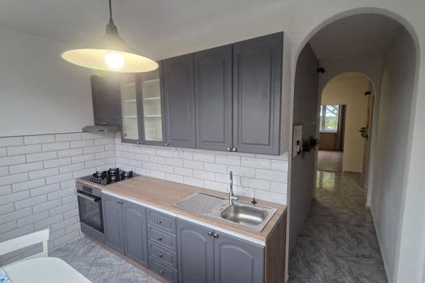 Pronájem bytu 2+1 63 m², Kubelíkova, Mariánské Lázně Pronájem bytu 2+1 63 m², Kubelíkova, Mariánské Lázně