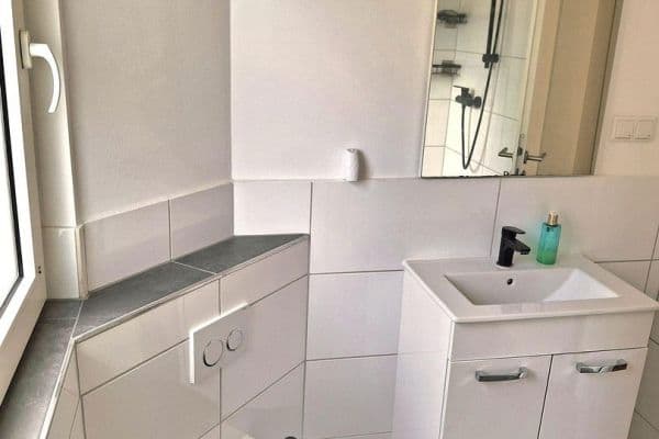 Pronájem bytu 3+1 65 m², Leverkusen Pronájem bytu 3+1 65 m², Leverkusen