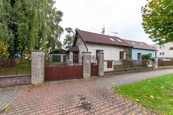 Prodej domu 230 m², pozemek 654 m², Na Hlavní, Prodej domu 230 m², pozemek 654 m², Na Hlavní,