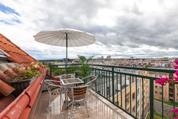 Prodej bytu 4+1 138 m², Vršovické náměstí, Praha Prodej bytu 4+1 138 m², Vršovické náměstí, Praha
