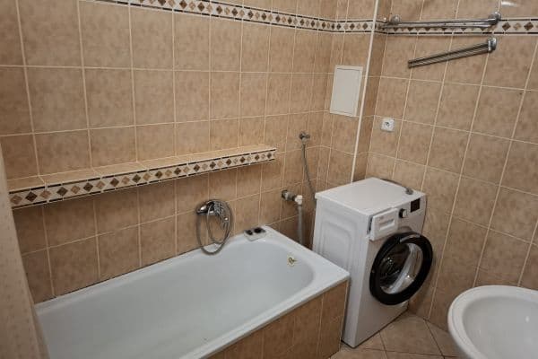 Pronájem bytu 3+1 90 m², Na Hrádku, Pardubice Pronájem bytu 3+1 90 m², Na Hrádku, Pardubice