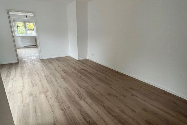 Pronájem bytu 3+1 83 m², Göttingerstraße 40, Pattensen Pronájem bytu 3+1 83 m², Göttingerstraße 40, Pattensen