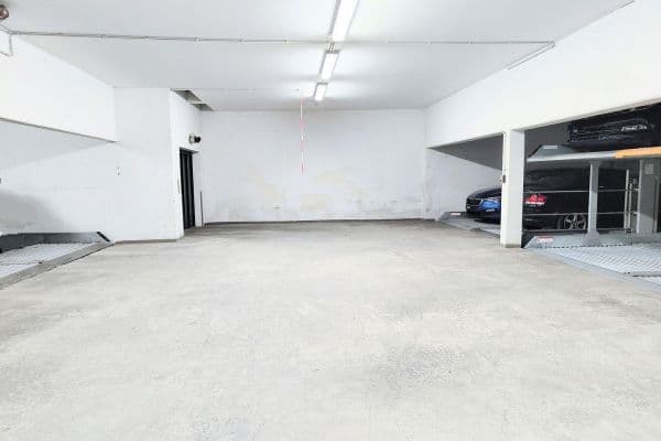 Pronájem garáže, München, Bavorsko Pronájem garáže, München, Bavorsko
