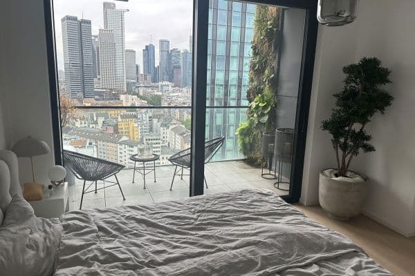 Pronájem bytu 3+1 94 m², Europa Allee 11, Frankfurt Pronájem bytu 3+1 94 m², Europa Allee 11, Frankfurt
