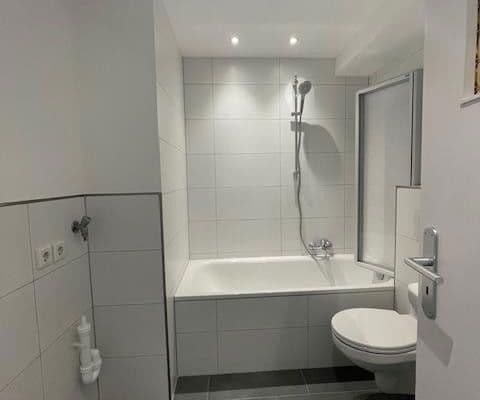 Pronájem bytu 3+1 69 m², Aachenerstr. 155, Düsseldorf Pronájem bytu 3+1 69 m², Aachenerstr. 155, Düsseldorf