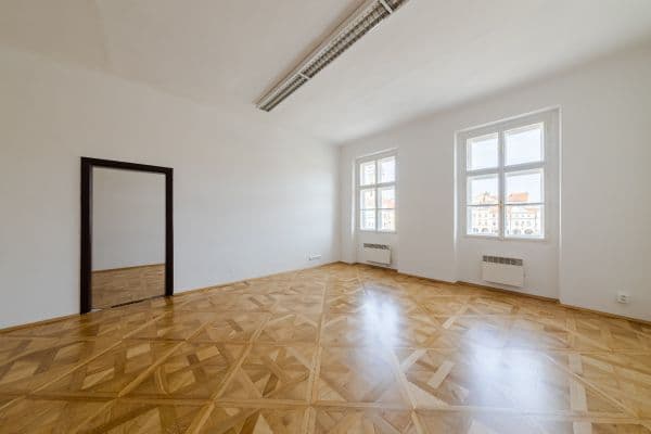 Pronájem bytu 3+1 103 m², Náměstí Přemysla Otakara Ⅱ., České Budějovice Pronájem bytu 3+1 103 m², Náměstí Přemysla Otakara Ⅱ., České Budějovice