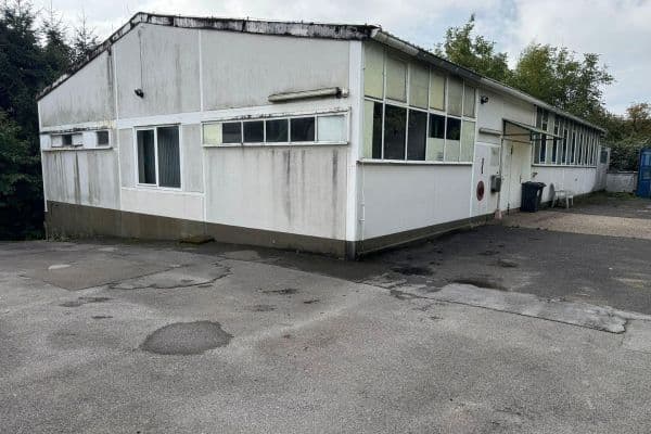 Pronájem nebytového prostoru 750 m², Solingen Pronájem nebytového prostoru 750 m², Solingen