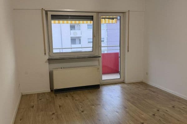 Pronájem bytu 3+1 82 m², Kurt-Schumacher-Straße 38, Speyer Pronájem bytu 3+1 82 m², Kurt-Schumacher-Straße 38, Speyer