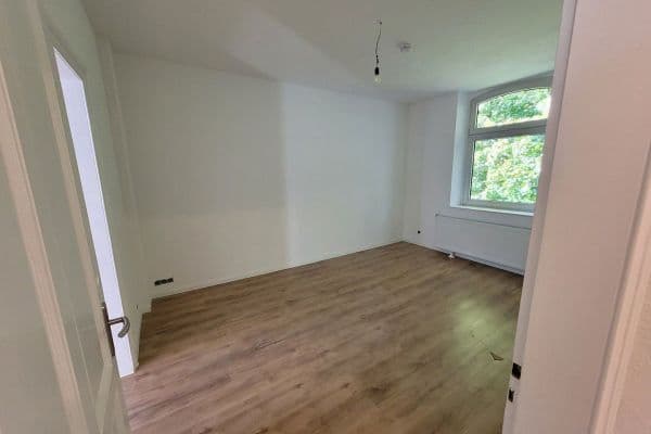 Pronájem bytu 3+1 73 m², Schachtstr. 1, Ennepetal Pronájem bytu 3+1 73 m², Schachtstr. 1, Ennepetal