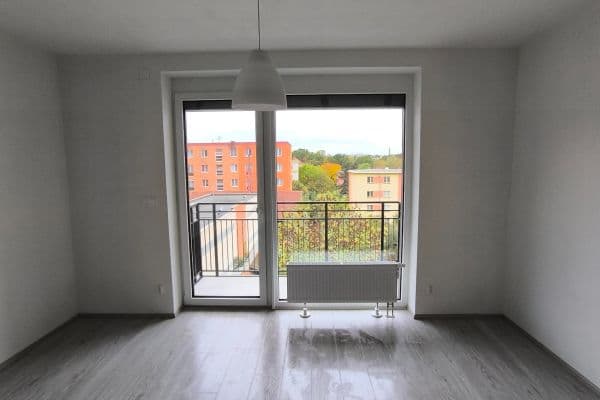 Pronájem bytu 1+kk 32 m², Slovanská třída, Plzeň, Plzeňský kraj Pronájem bytu 1+kk 32 m², Slovanská třída, Plzeň, Plzeňský kraj