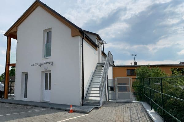 Prodej bytu 3+1 141 m², Cementářská, Praha Prodej bytu 3+1 141 m², Cementářská, Praha