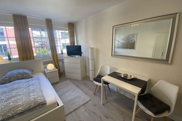 Pronájem bytu 1+1 30 m², Schinkelstr. 36 a, Düsseldorf, Severní Porýní-Vestfálsko Pronájem bytu 1+1 30 m², Schinkelstr. 36 a, Düsseldorf, Severní Porýní-Vestfálsko