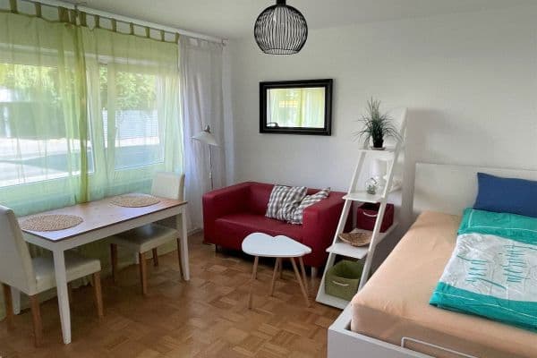 Pronájem bytu 1+1 22 m², Stuttgart, Bádensko-Württembersko Pronájem bytu 1+1 22 m², Stuttgart, Bádensko-Württembersko