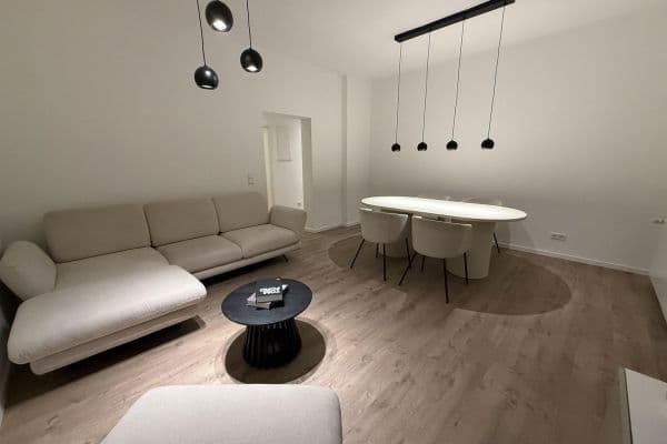 Pronájem bytu 3+1 75 m², Cecilienstraße 32, Troisdorf Pronájem bytu 3+1 75 m², Cecilienstraße 32, Troisdorf