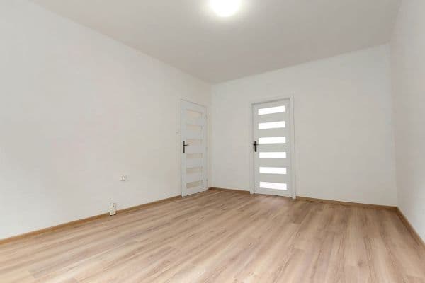 Prodej bytu 3+1 65 m², Na Vyhlídce, Klášterec nad Ohří, Ústecký kraj Prodej bytu 3+1 65 m², Na Vyhlídce, Klášterec nad Ohří, Ústecký kraj