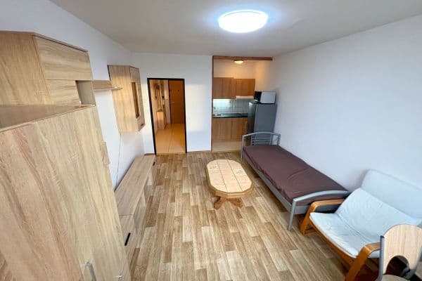 Pronájem bytu 1+kk 31 m², Hlavatého, Praha Pronájem bytu 1+kk 31 m², Hlavatého, Praha