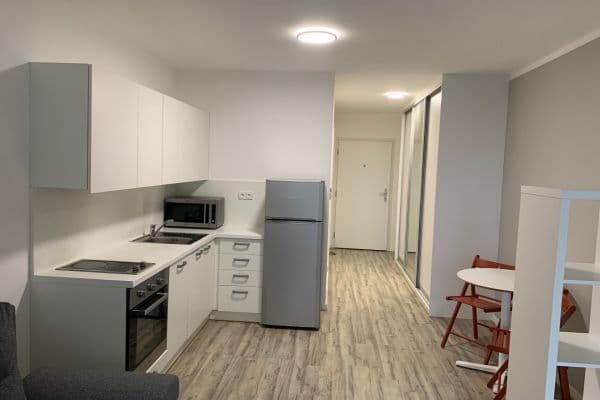 Pronájem bytu Garsoniéra 28 m², Rustaveliho, Bratislava Pronájem bytu Garsoniéra 28 m², Rustaveliho, Bratislava
