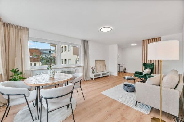 Prodej bytu 3+1 75 m², Leonberg Prodej bytu 3+1 75 m², Leonberg