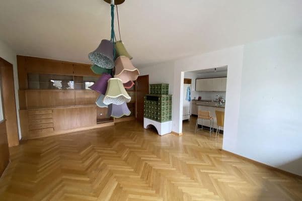 Pronájem bytu 4+1 140 m², Münchinger Str. 48, Ditzingen Pronájem bytu 4+1 140 m², Münchinger Str. 48, Ditzingen
