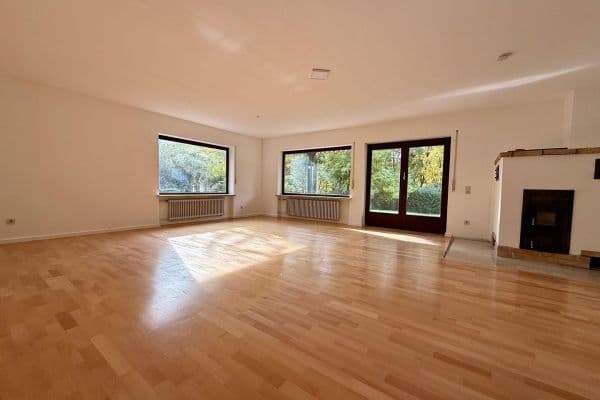 Pronájem bytu 5+1 236 m², Berg, Bavorsko Pronájem bytu 5+1 236 m², Berg, Bavorsko