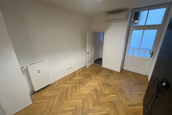 Pronájem nebytového prostoru 17 m², Jakubské náměstí, Brno Pronájem nebytového prostoru 17 m², Jakubské náměstí, Brno