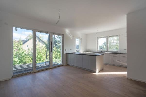 Pronájem bytu 3+1 92 m², Karl-Marx-Straße 8, Hohen Neuendorf Pronájem bytu 3+1 92 m², Karl-Marx-Straße 8, Hohen Neuendorf