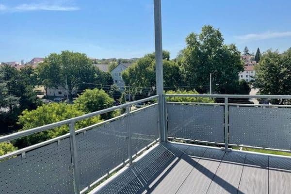 Pronájem bytu 3+1 111 m², Theodor-Veiel-Straße 92, Bad Cannstatt, Bádensko-Württembersko Pronájem bytu 3+1 111 m², Theodor-Veiel-Straße 92, Bad Cannstatt, Bádensko-Württembersko