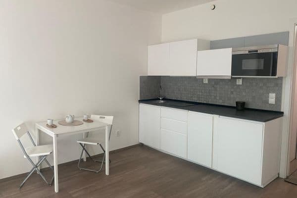 Pronájem bytu 1+kk 31 m², Hartigova, Hlavní město Praha Pronájem bytu 1+kk 31 m², Hartigova, Hlavní město Praha