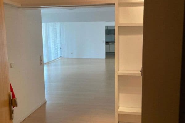 Pronájem bytu 4+1 120 m², Wurmbergstraße 13, Sindelfingen Pronájem bytu 4+1 120 m², Wurmbergstraße 13, Sindelfingen