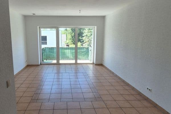 Prodej bytu 4+1 84 m², Berlin - Hellersdorf, Berlín Prodej bytu 4+1 84 m², Berlin - Hellersdorf, Berlín