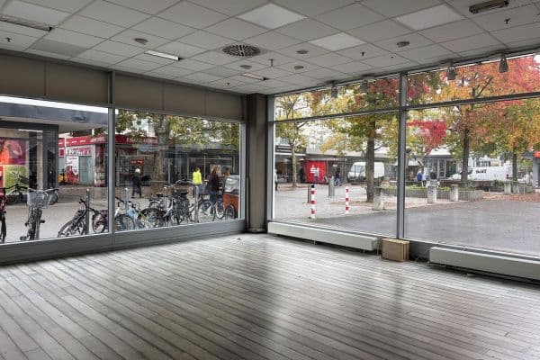 Pronájem nebytového prostoru 123 m², Kurt-Schumacher-Straße 1, Düsseldorf-Garath Pronájem nebytového prostoru 123 m², Kurt-Schumacher-Straße 1, Düsseldorf-Garath