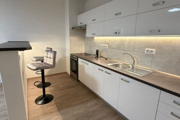 Pronájem bytu 2+kk 51 m², Vojtěcha Lanny, Kladno Pronájem bytu 2+kk 51 m², Vojtěcha Lanny, Kladno