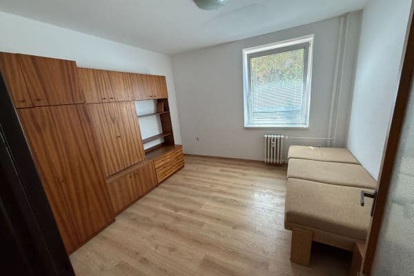 Pronájem bytu 2+1 50 m², Horný Šianec, Trenčín, Trenčiansky kraj Pronájem bytu 2+1 50 m², Horný Šianec, Trenčín, Trenčiansky kraj