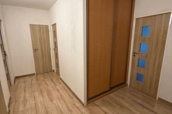 Pronájem bytu 3+1 75 m², Polská, Kladno Pronájem bytu 3+1 75 m², Polská, Kladno