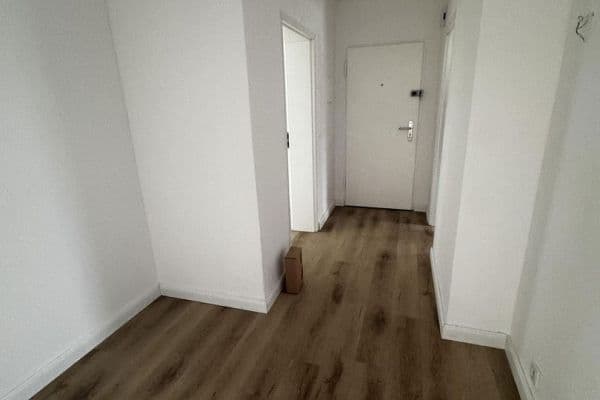 Pronájem bytu 3+1 98 m², Friedrich-Ebert-Ufer 106, Köln-Porz Pronájem bytu 3+1 98 m², Friedrich-Ebert-Ufer 106, Köln-Porz