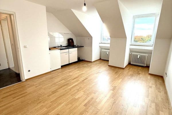 Pronájem bytu 1+1 35 m², Fürstenriederstrasse 33, München, Bavorsko Pronájem bytu 1+1 35 m², Fürstenriederstrasse 33, München, Bavorsko