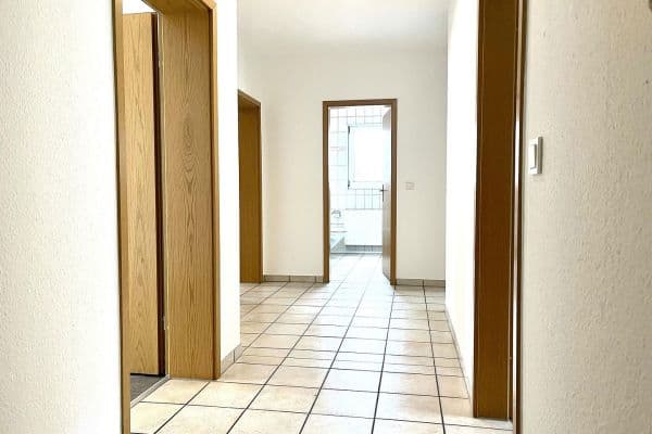 Pronájem bytu 3+1 95 m², Weinbergstraße 40, Lörzweiler Pronájem bytu 3+1 95 m², Weinbergstraße 40, Lörzweiler